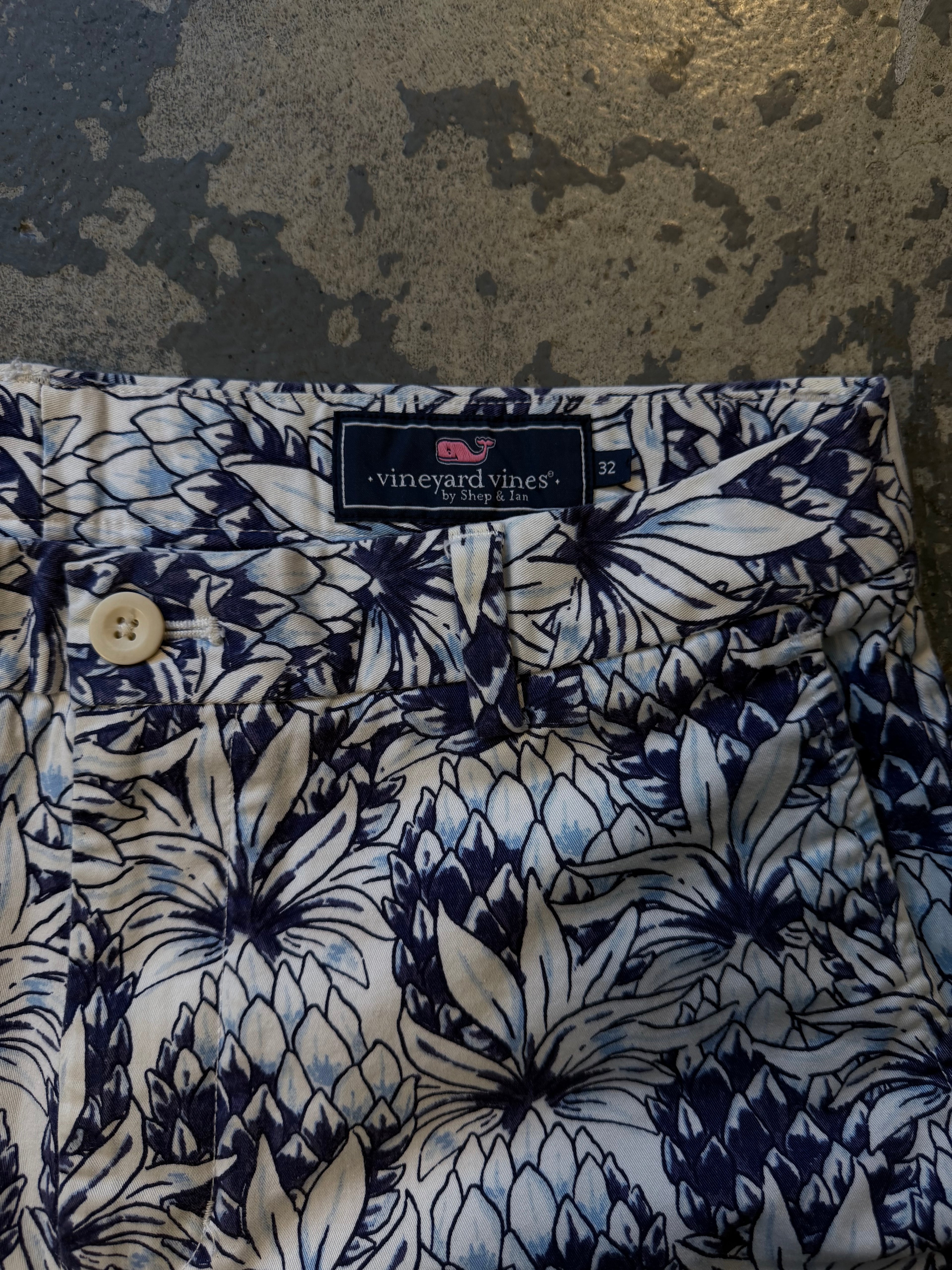 Vineyard Vines Tropical Breaker shorts
