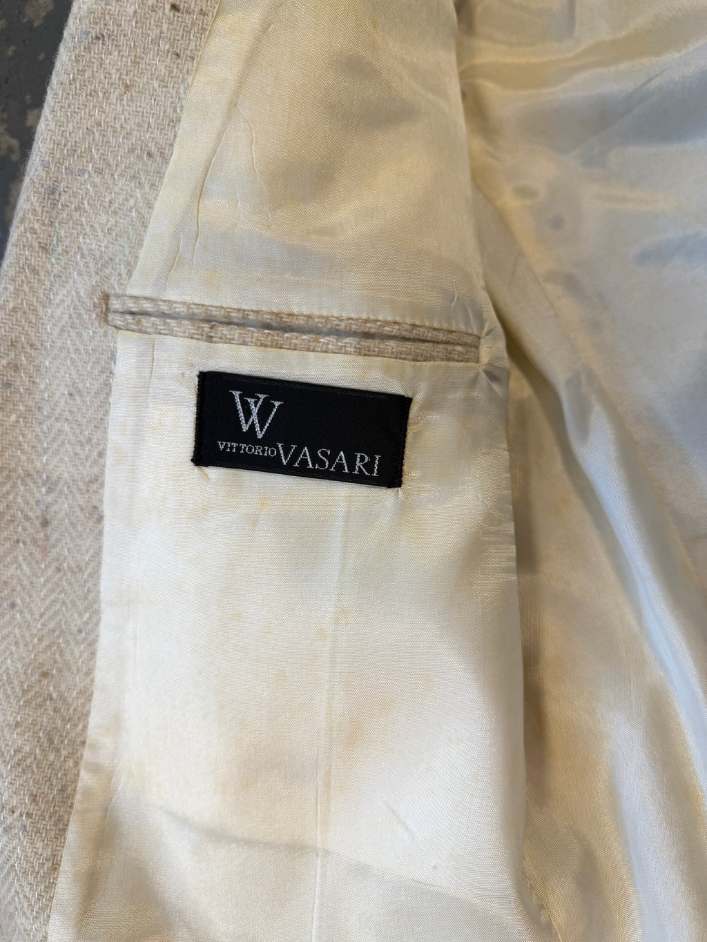 Vittori Vasari wool rainbow product photo