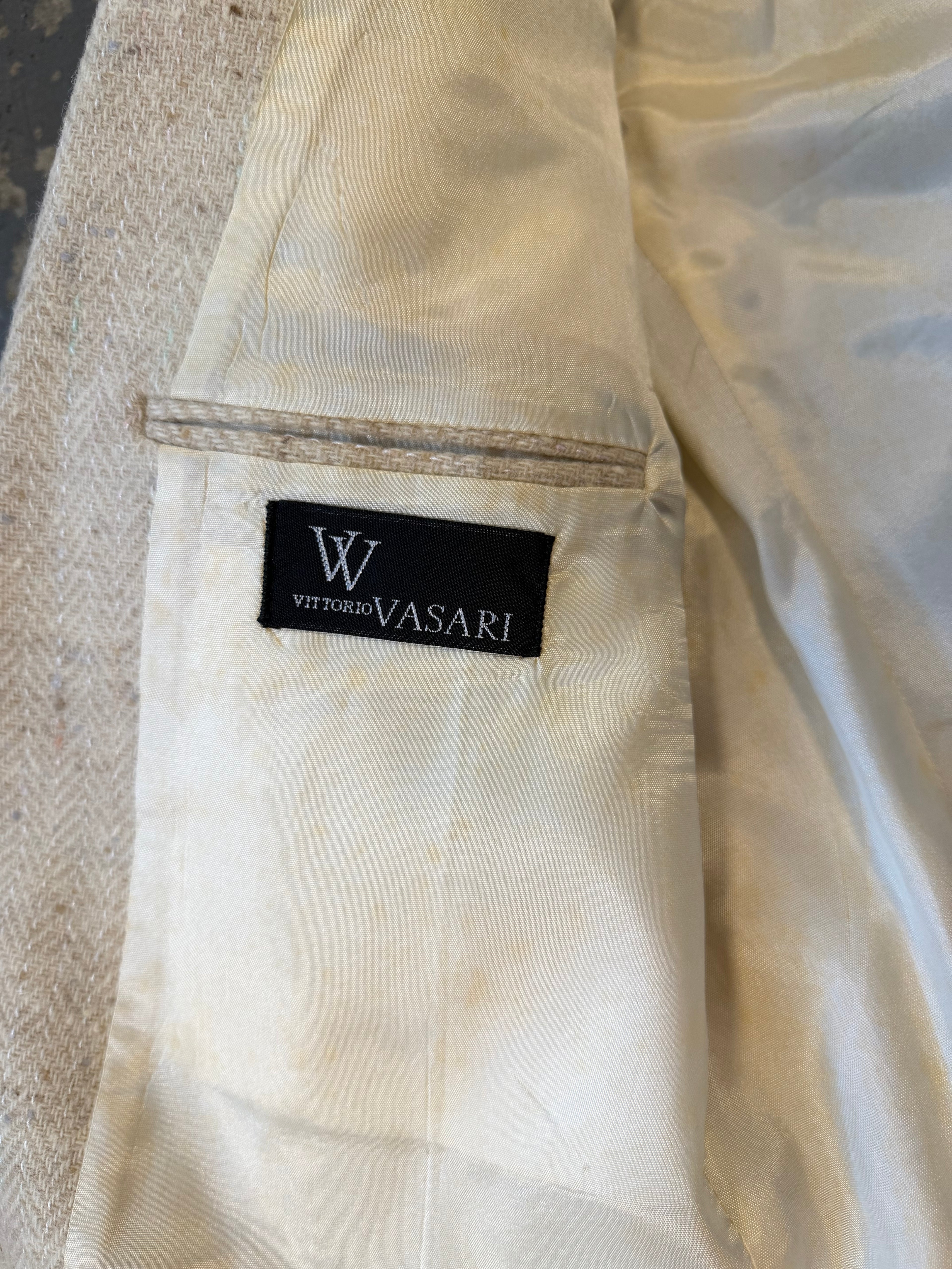 Vittori Vasari wool rainbow product photo